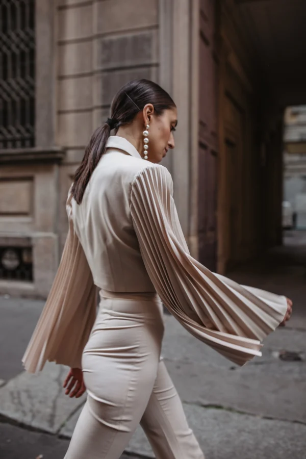 Modern tailored crop blazer for business and formal occasions by REPULO’S