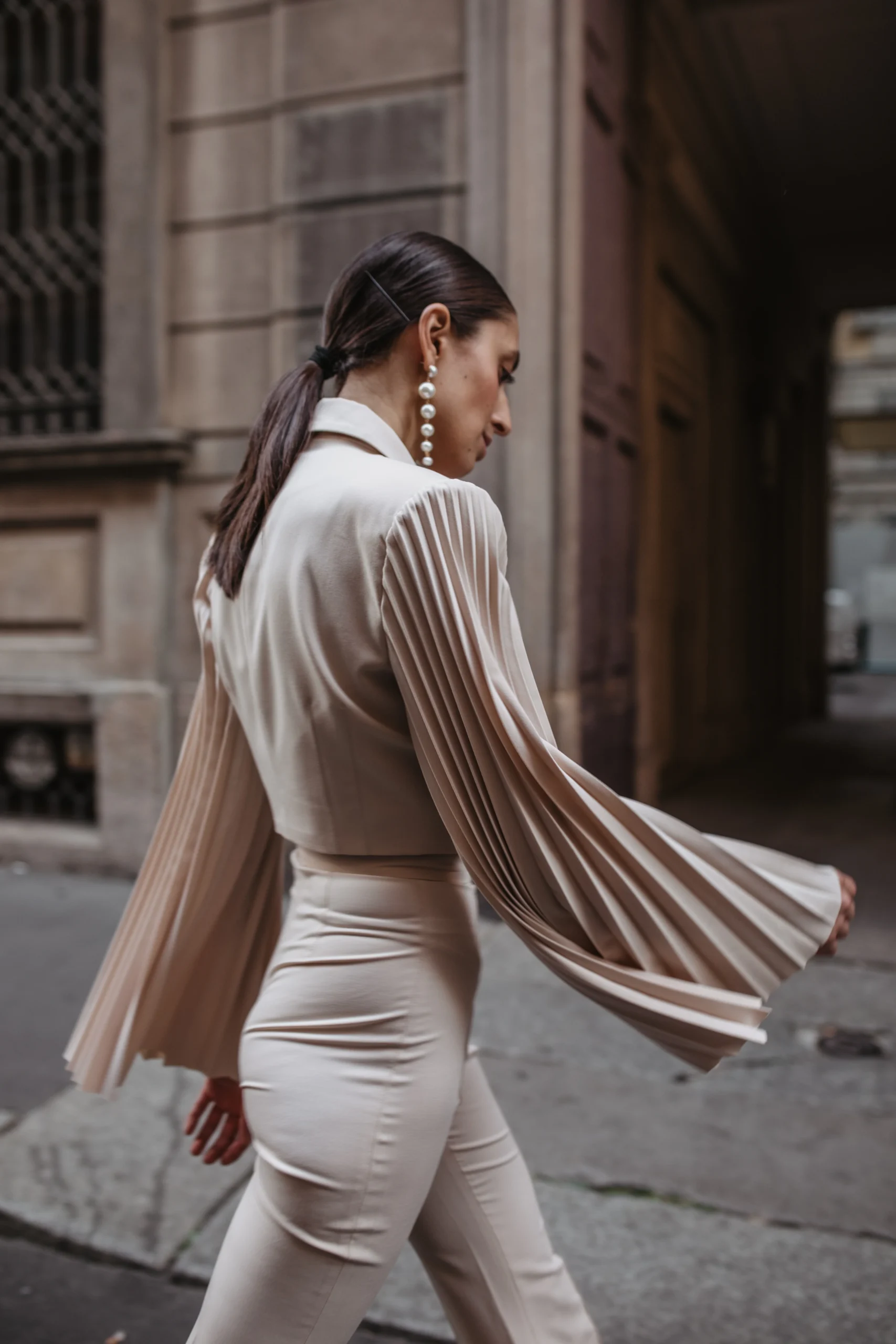 Modern tailored crop blazer for business and formal occasions by REPULO’S
