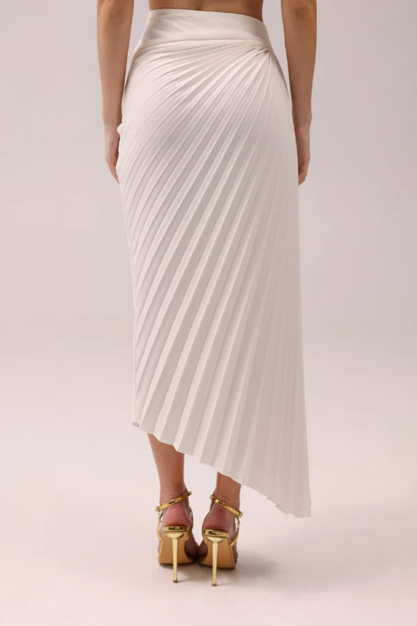 Designer pleated skirt for sophisticated everyday outfits by REPULO’S