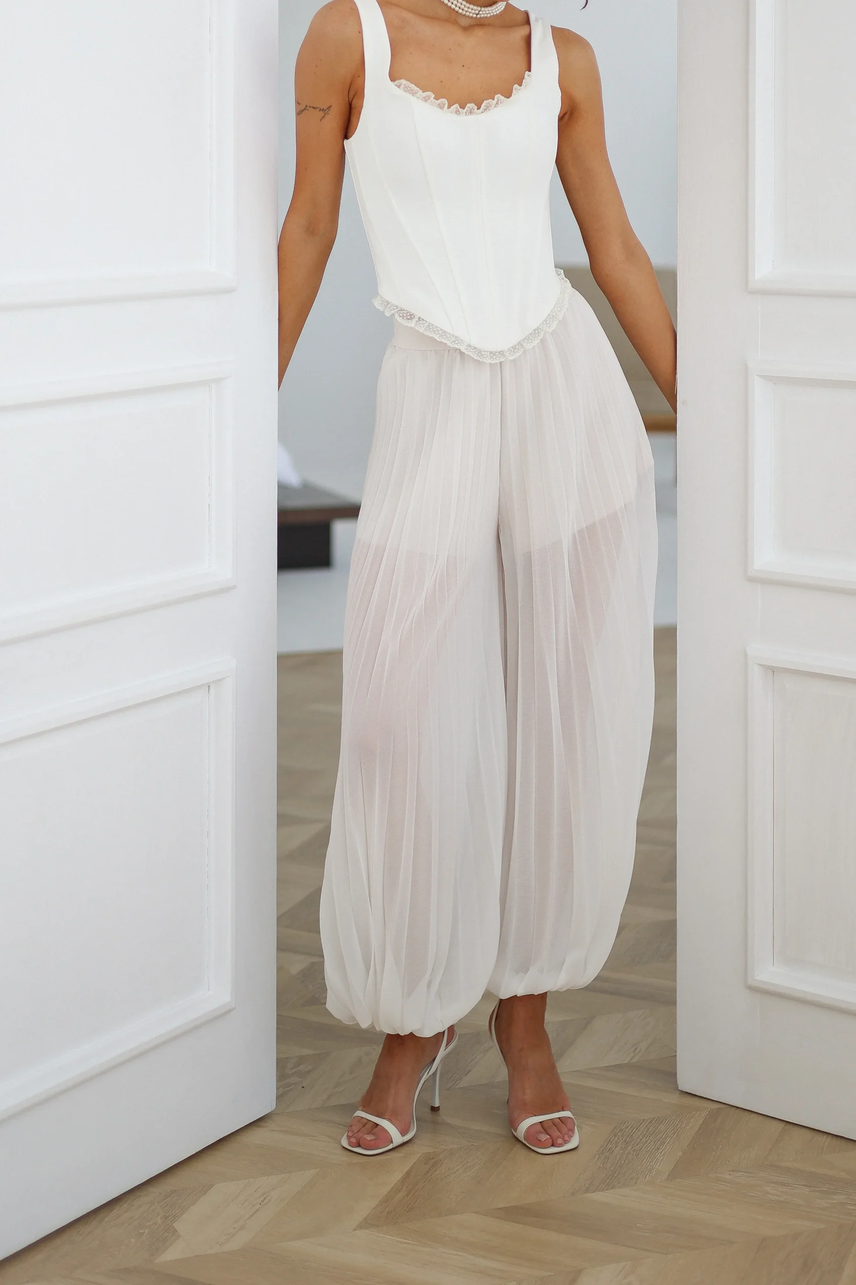 Spodnie alladynki damskie z plisowaniem – elegancka stylizacja – REPULO’S