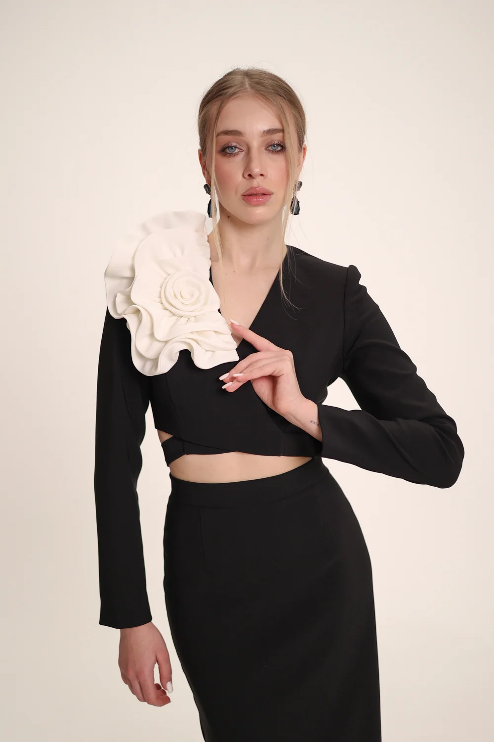 Luxury women’s crop blazer handcrafted in Ukraine by REPULO’S