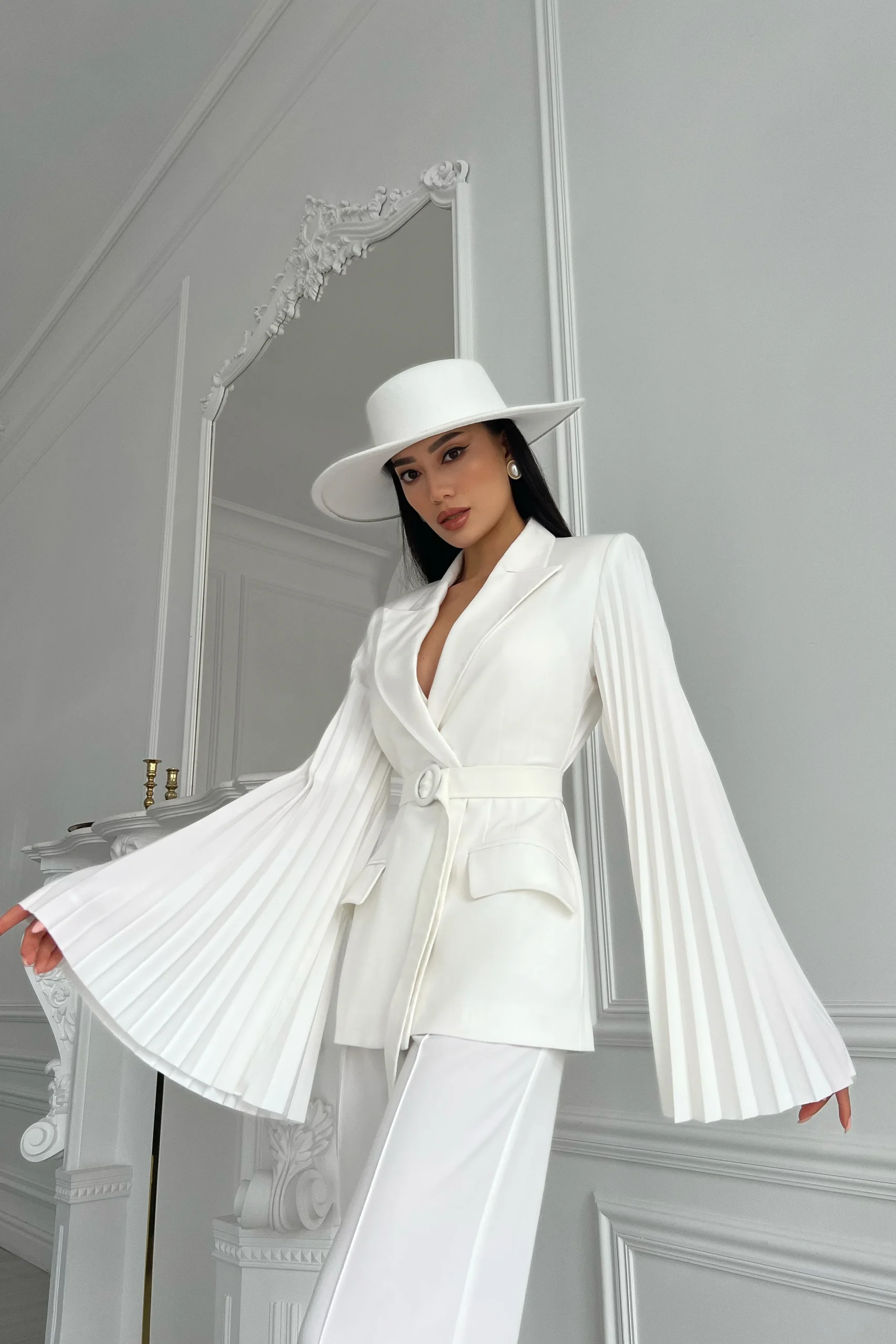 White designer blazer with double-breasted silhouette by REPULO’S
