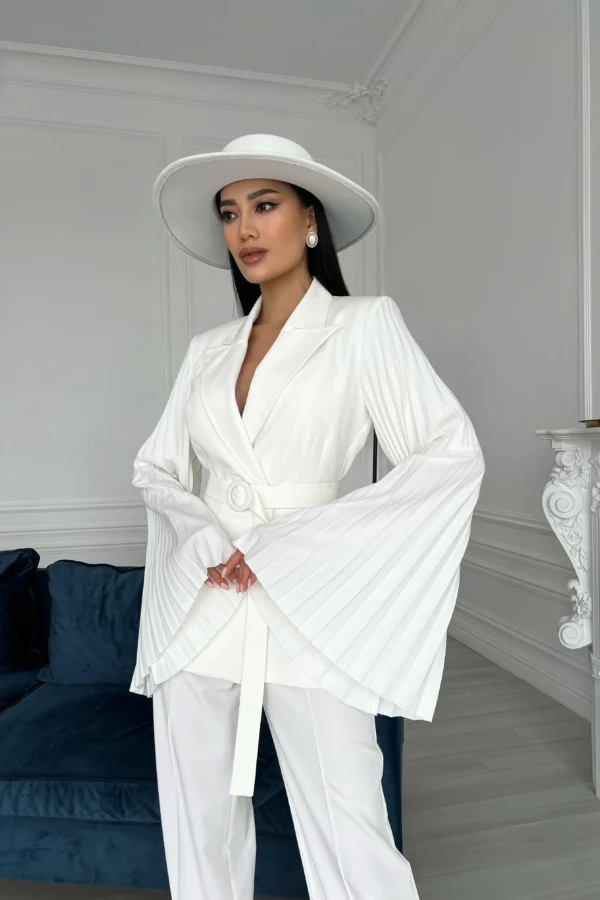 White luxury blazer for cocktail and formal occasions by REPULO’S
