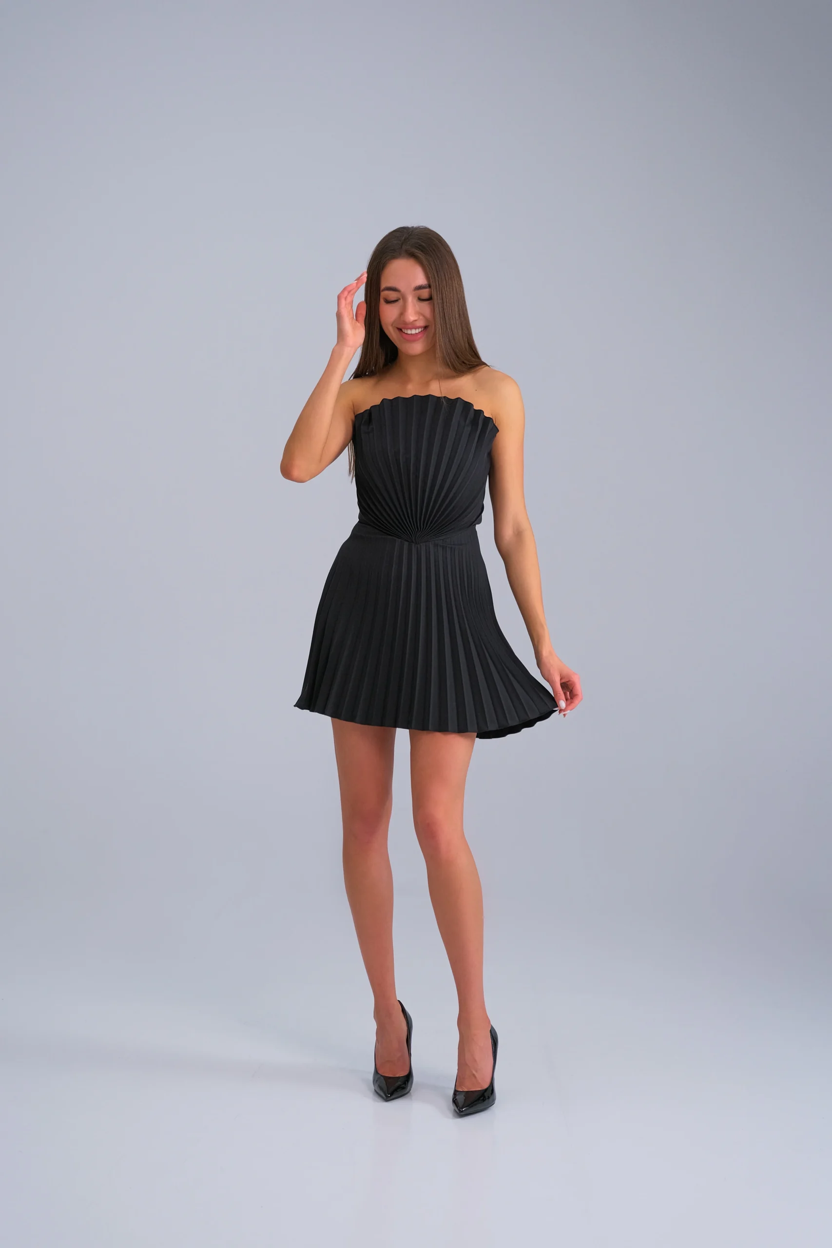 Czarna gorsetowa sukienka mini Shell – odkryte plecy – REPULO’S