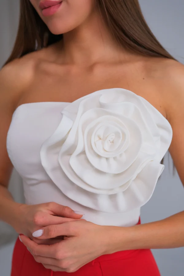 White corset top with oversized handmade flower by Ukrainian fashion brand REPULO’S