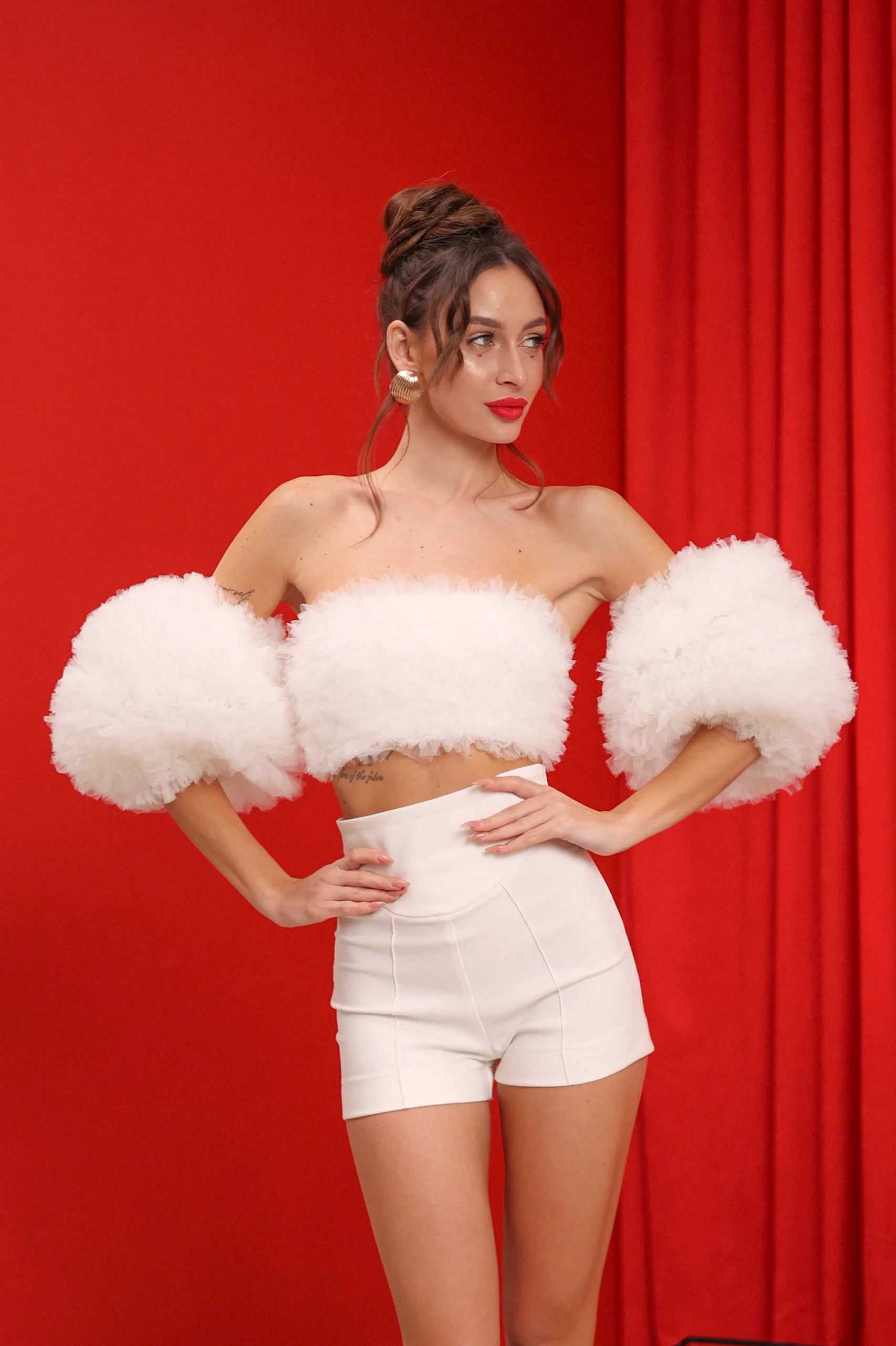 White corset bandeau top Cloud with detachable tulle puff sleeves