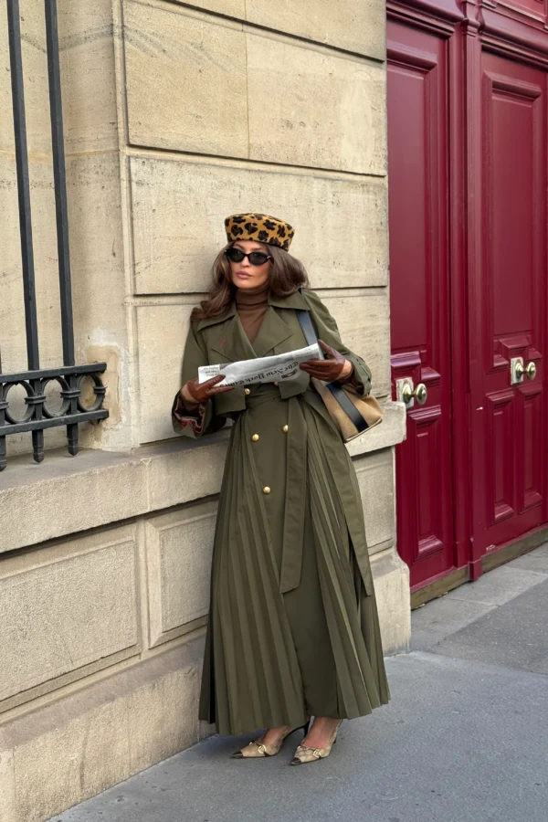 Gabardina maxi de mujer Amber con espalda plisada en caqui, REPULO'S