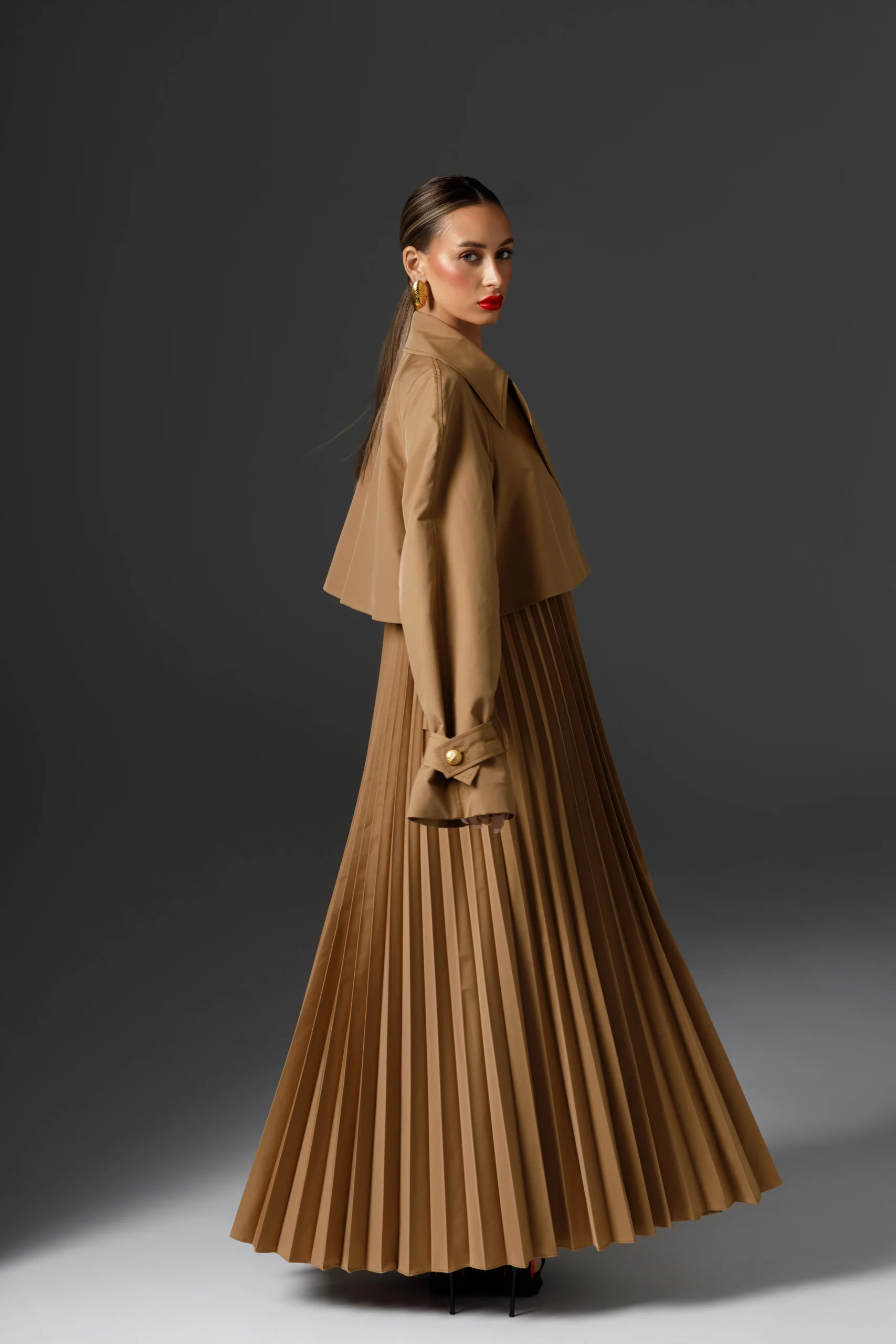Langer Damen-Trenchcoat Amber mit Plissee-Rücken in Toffee, REPULO'S
