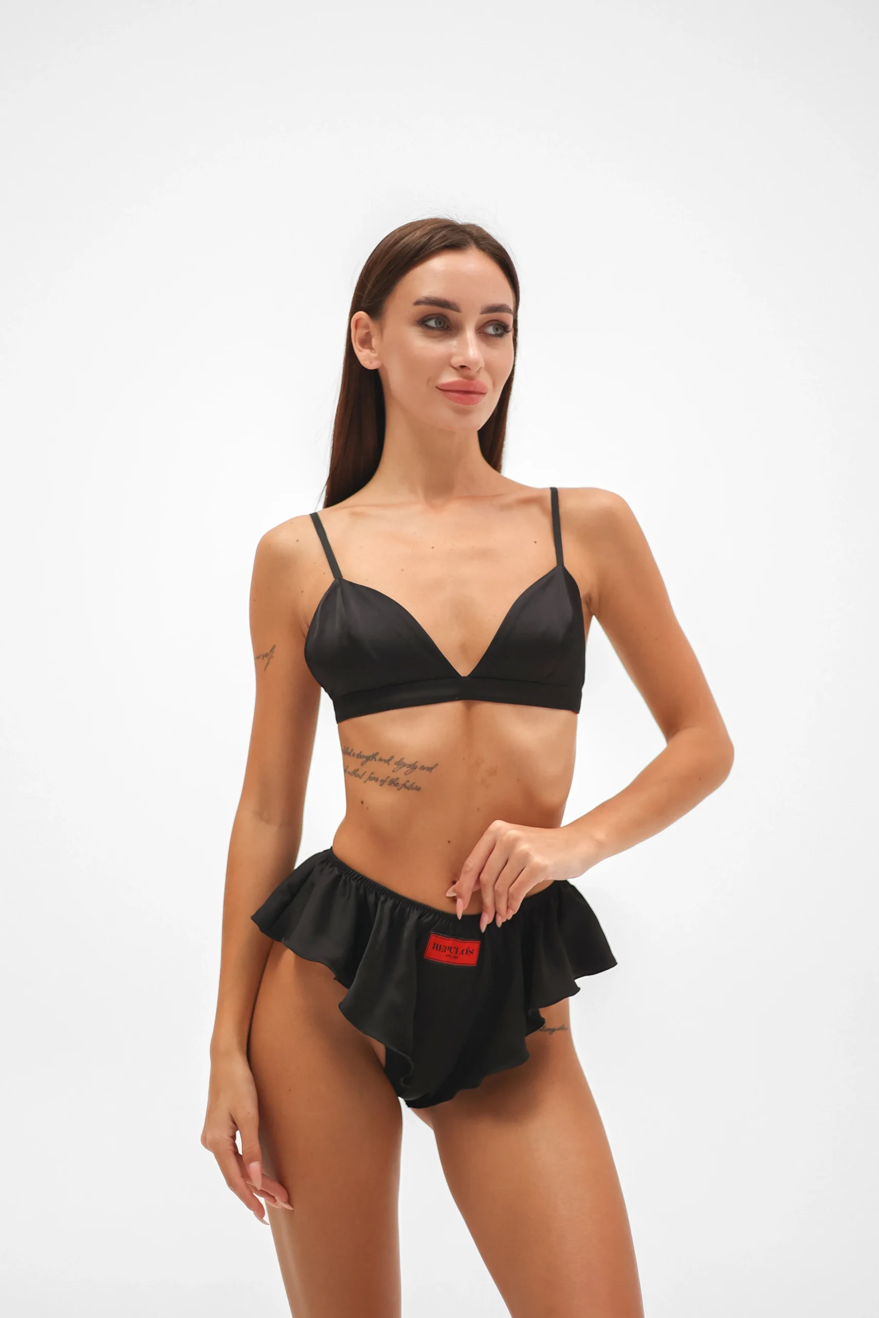 Sinnliches schwarzes Dessous-Set aus Satin Candy, REPULO'S
