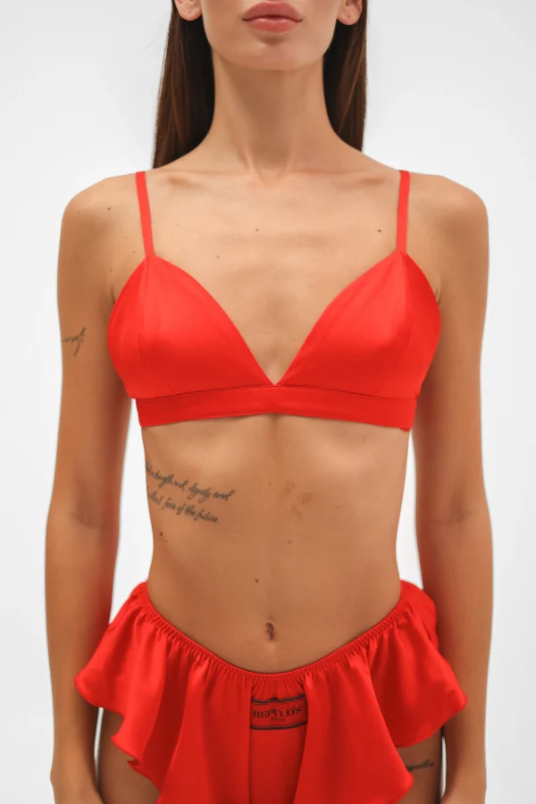 Roter Satin-BH Candy als Top unter dem Blazer gestylt, REPULO'S