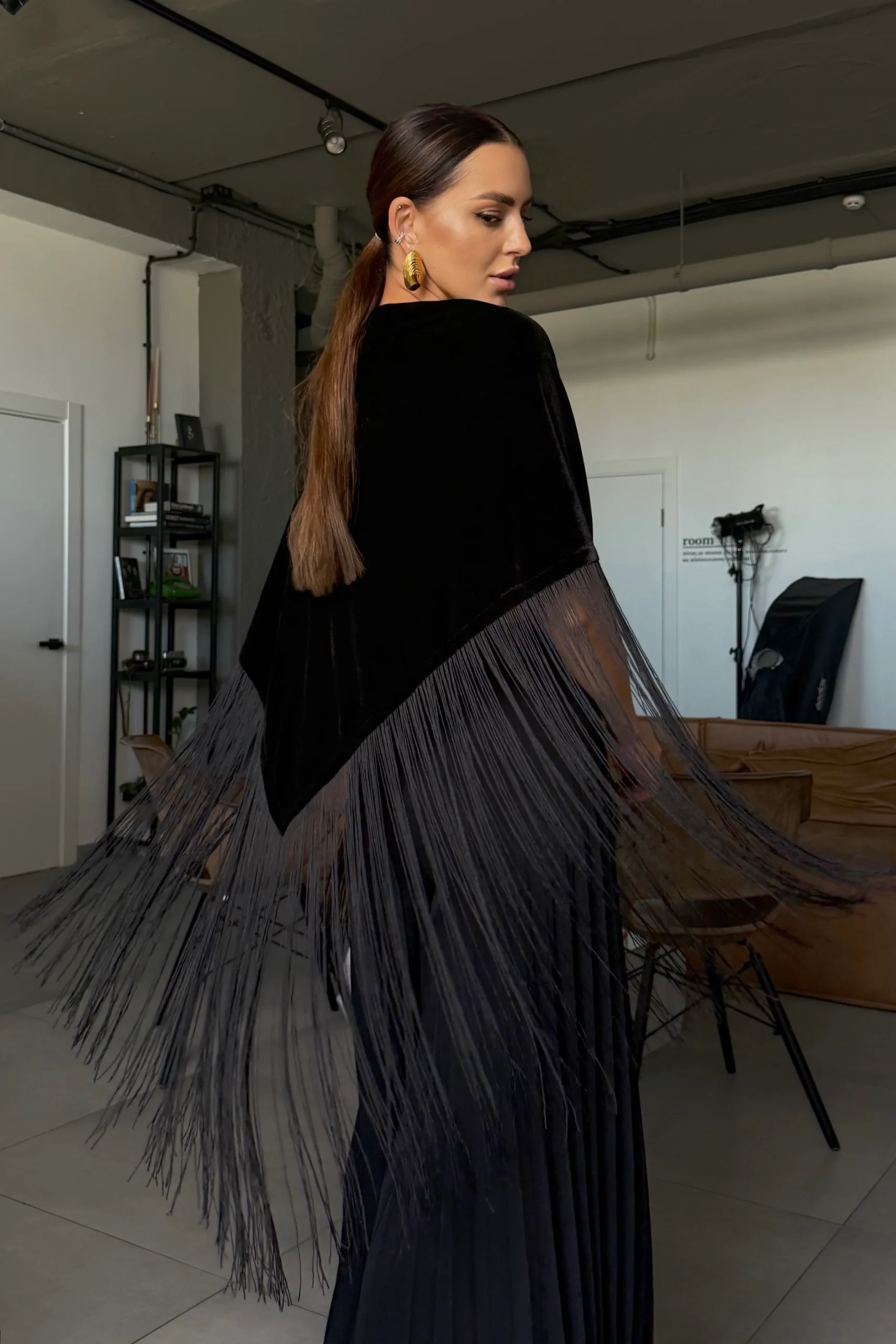 Velvet shawl Lure with long fringe along two sides, REPULO’S